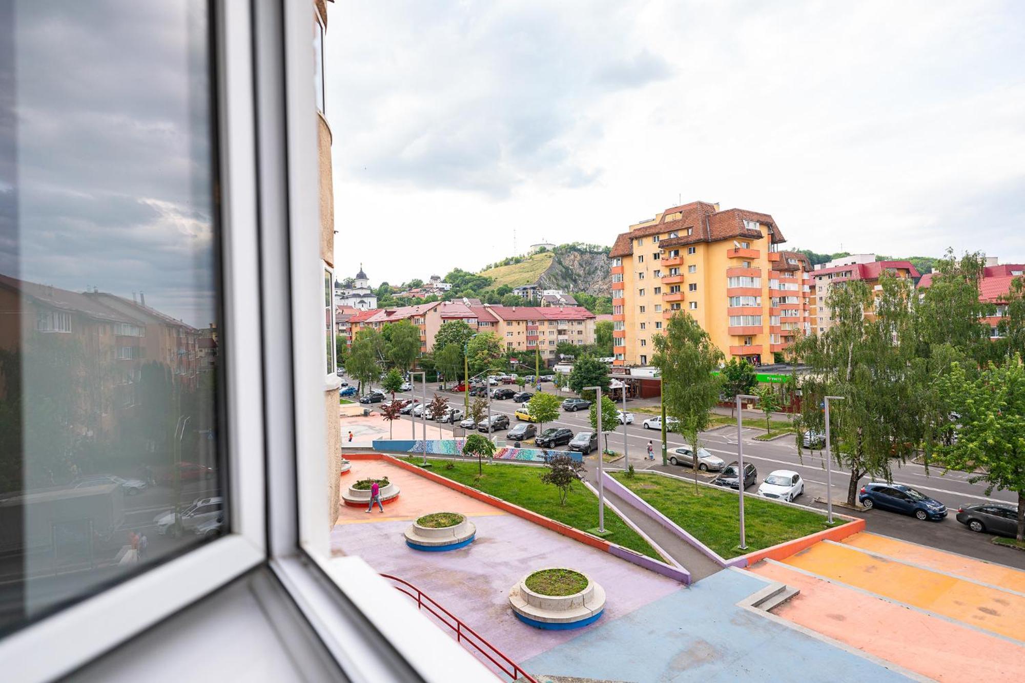 Appartement Metropolitan Wildscape View à Braşov Extérieur photo